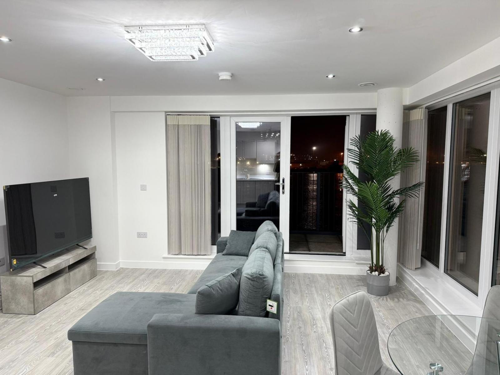 Serenity Waterfront 2 Bed Apartment Northfleet Extérieur photo