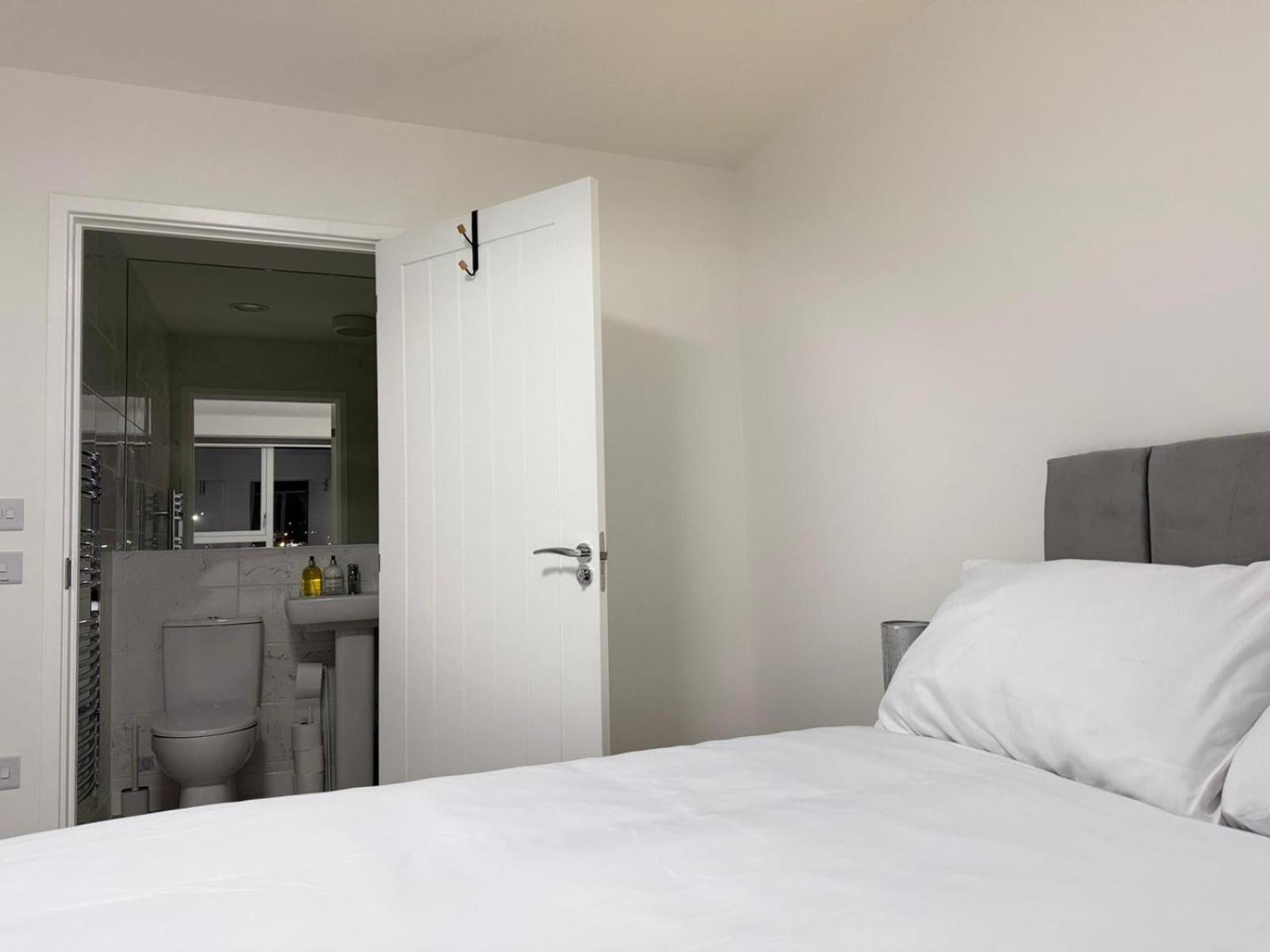 Serenity Waterfront 2 Bed Apartment Northfleet Extérieur photo