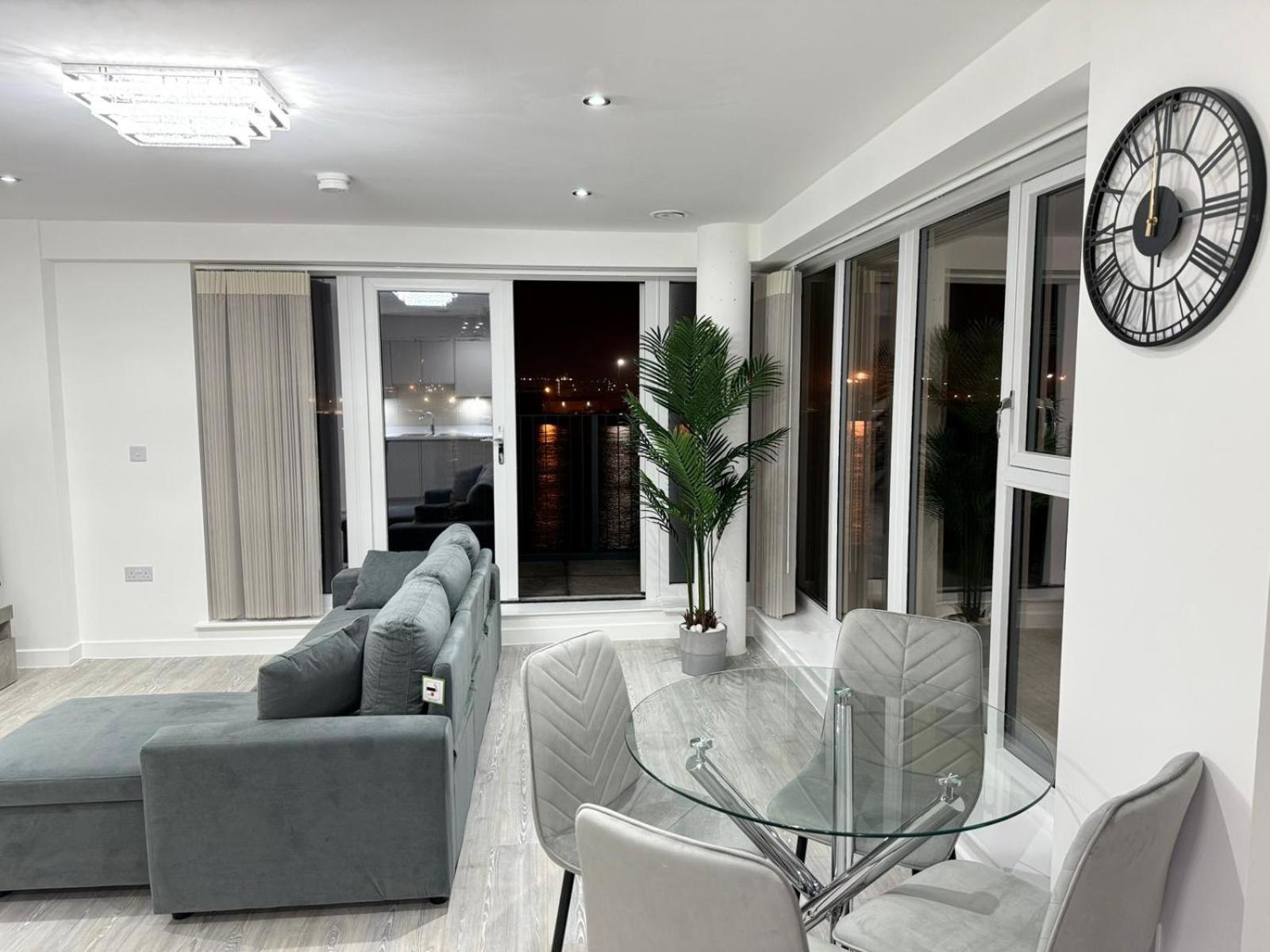 Serenity Waterfront 2 Bed Apartment Northfleet Extérieur photo
